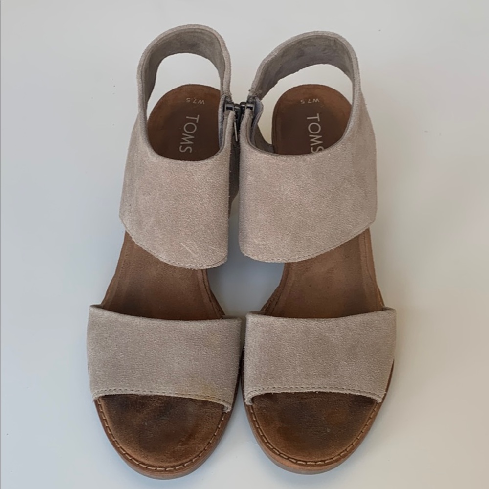 Women’s Tom’s Desert Taupe Suede Majorca Sandals
